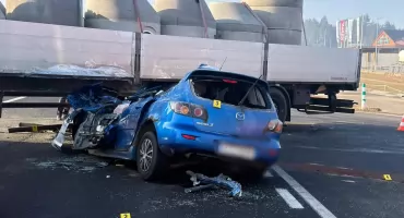 Policja podaje pierwsze informacje na temat śmiertelnego  wypadku 28-letniej kobiety w Chyżnem