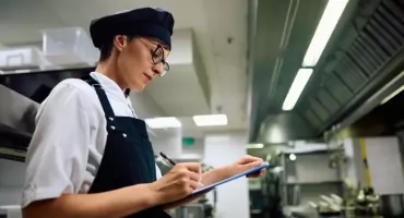 Technik żywienia – jakie możliwości pracy wiążą się z tym zawodem w gastronomii?