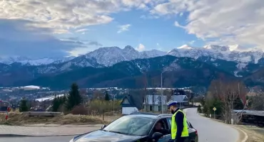 Policja skontrolowała 1947 kierowców w powiecie tatrzańskim - kilku z nich prowadziło po alkoholu
