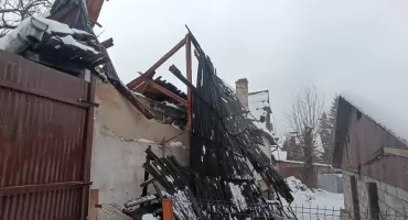 Zawalił się dach pustostanu przy ulicy Kasprusie w Zakopanem