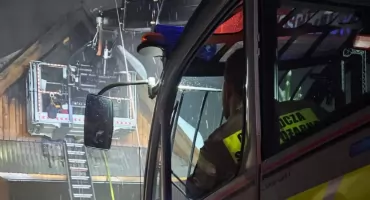 Pożar budynku w Kościelisku. Nocna akcja służb, brak osób poszkodowanych