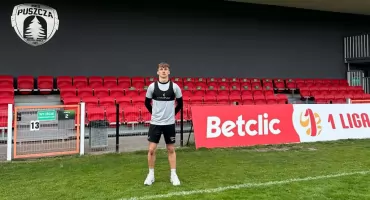 Maksymilian Kidoń z Akademii Piłkarskiej Wisła Czarny Dunajec na testach w pierwszoligowej Puszczy Niepołomice
