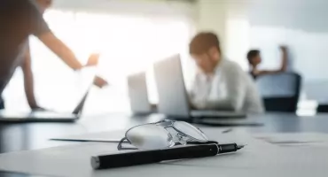 Braki kadrowe w sezonie? Sprawdź, co może zaoferować nowoczesna agencja pracy tymczasowej