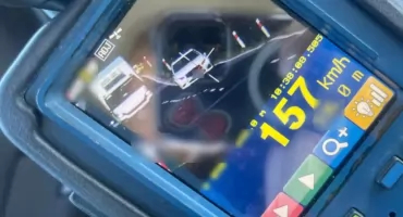 Szaleńcza jazda Infiniti. Ponad dwa razy szybciej niż wolno