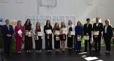 Zamknęli ważny rozdział. Absolwenci ZSCKR w Nowym Targu odebrali świadectwa