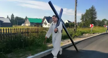 Michał Ulewiński bohaterem filmu dokumentalnego „Posłani” - podczas swojej pielgrzymki dotarł także na Podhale