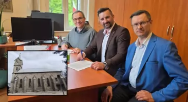 Firma z Podhala wyremontuje dach i wieżę kościoła w Szklarskiej Porębie - kolejna inwestycja Rob-Gont z Czerwiennego