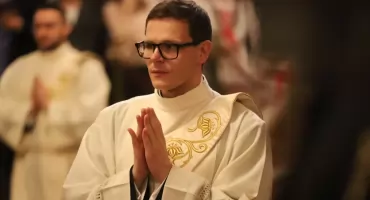 Szczepan Kaleciak z Maniów przyjął święcenia kapłańskie na Wawelu - wyjątkowa droga nowego kapłana