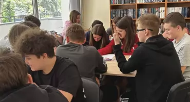 Wiosna pełna książek i zabawy. Młodzi mieszkańcy odkrywali bibliotekę na nowo