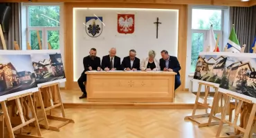 Podpisanie umowy na budowę kompleksu oświatowo-warsztatowego dla Zespołu Szkół Budowlanych