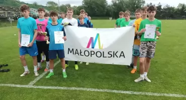 Frydman na podium półfinału wojewódzkiego. Emocje na stadionie w Waksmundzie