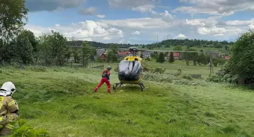 Akcja ratunkowa w Zubrzycy Górnej - starsza kobieta potrzebowała pilnej pomocy