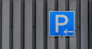 Jak zautomatyzować wjazd na parking? Wdrożenie systemu LPR krok po kroku