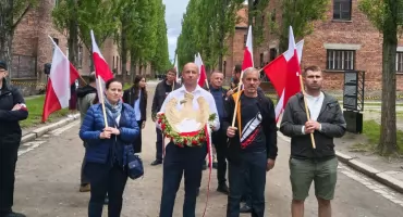 Zamiast światełka pamięci, świeczki na torcie. 86 rocznica I transportu Polaków do KL Auschwitz