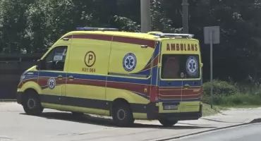 Niespodziewany upadek na przejściu w Nowym Targu. 59-latek trafił do szpitala