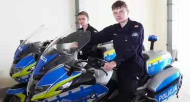 Uczniowie klas mundurowych zajrzeli za kulisy pracy policjantów w Nowym Targu