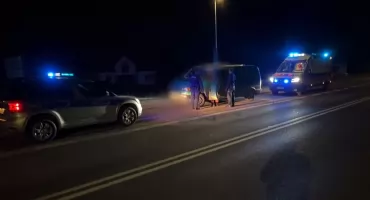 Czujność policjantów uratowała 54-latka. Znaleźli nieprzytomnego mężczyznę  w aucie