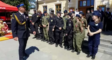 Szkolna OSP – uroczyście przyjęta do wielkiej rodziny strażackiej. Fundament bezpieczeństwa lokalnego