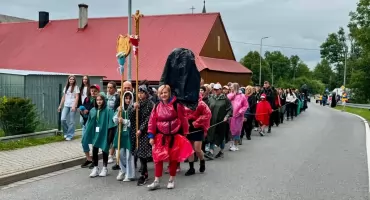 Trwa Góralska Pielgrzymka na Jasną Górę - w drogę wyruszyła grupa orawska