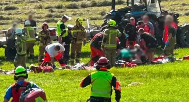 Groźny wypadek podczas prac polowych w Murzasichlu. Przewrócił się ciągnik, trwa reanimacja