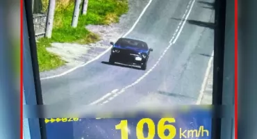 Jechał ponad 100 km/h w terenie zabudowanym. Policja po raz drugi zatrzymała mu prawo jazdy