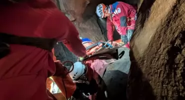 Przyszli ratownicy GOPR szkolili się w trudnych warunkach. Była woda, skały, jaskinie i nocna akcja