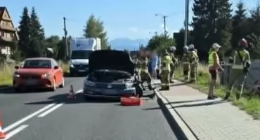Zderzenie dwóch samochodów w Podczerwonem. Na miejscu działały służby