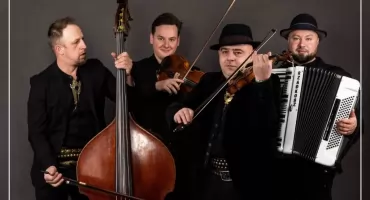 FiśBanda zagra plenerowy koncert w ogrodzie Czerwonego Dworu