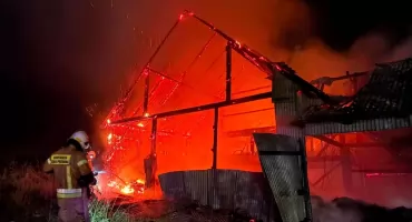 Wielki pożar w Odrowążu - budynek spłonął doszczętnie