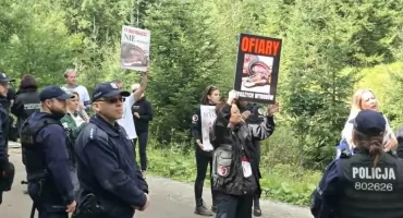  Protest na drodze do Morskiego Oka. Policja usuwała blokujących jezdnię