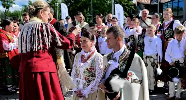 Drugi dzień festiwalu. Góralskie wesele ożyło na ulicach Zakopanego