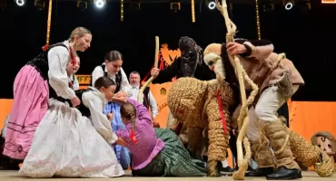 Tłumy w Zakopanem i pierwsze konkursowe emocje. Festiwal folkloru nabiera tempa