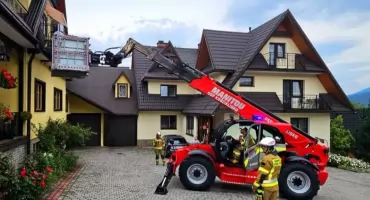 Gniazdo owadów zagrożeniem dla mieszkańców. Strażacy interweniowali w Kościelisku