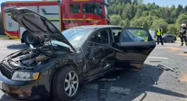 Zderzenie dwóch samochodów na chyżniance w Orawce - na szczęście bez poważnych obrażeń