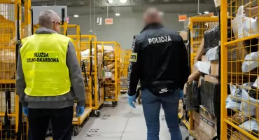 Policjanci z Nowego Targu w akcji „Węzeł”. Kontrole przesyłek w całej Małopolsce