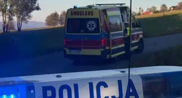 Motocykl przewrócił się w Skrzypnem. Dwie osoby trafiły do szpitala