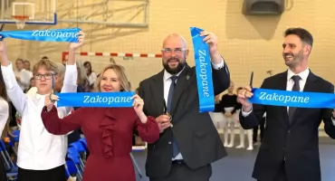 Nowa hala sportowa przy Szkole Podstawowej nr 1 w Zakopanem oficjalnie otwarta