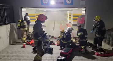 Pożar w garażu podziemnym. Strażacy ze Szczawnicy, Szlachtowej i Jaworek ćwiczyli wspólne działania