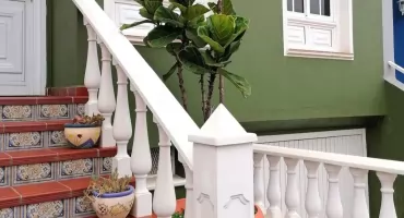Jaki rozstaw tralek jest bezpieczny i zgodny z przepisami?